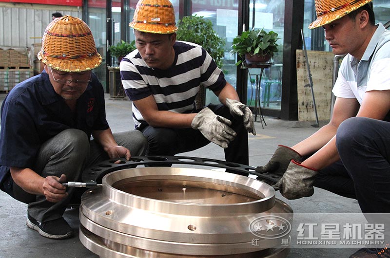 开云登陆入口机器认真对待设备的每一个零件