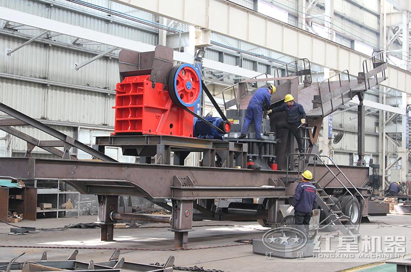 移动粉碎石头的机器制造车间 移动粉碎石头的机器制造车间