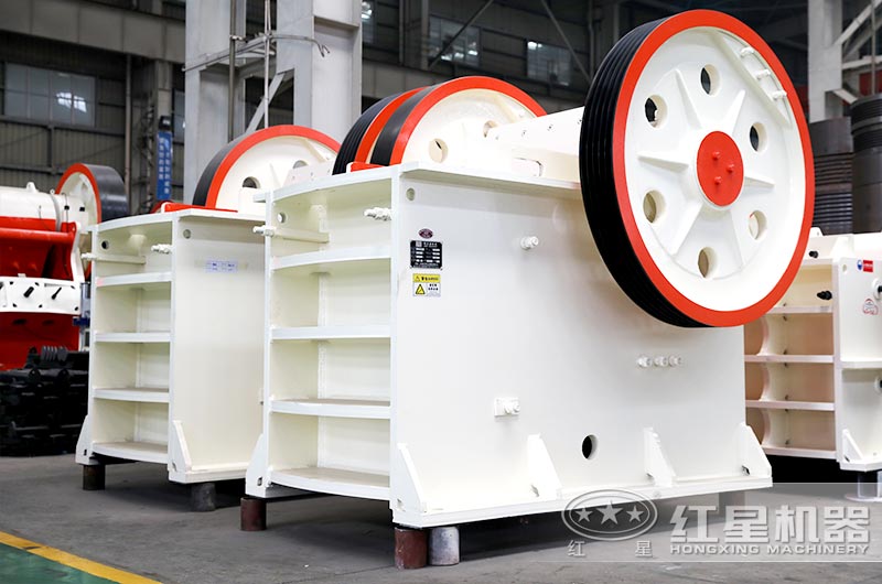中小型颚式粉碎机厂区产品直拍图 中小型颚式粉碎机厂区产品直拍图