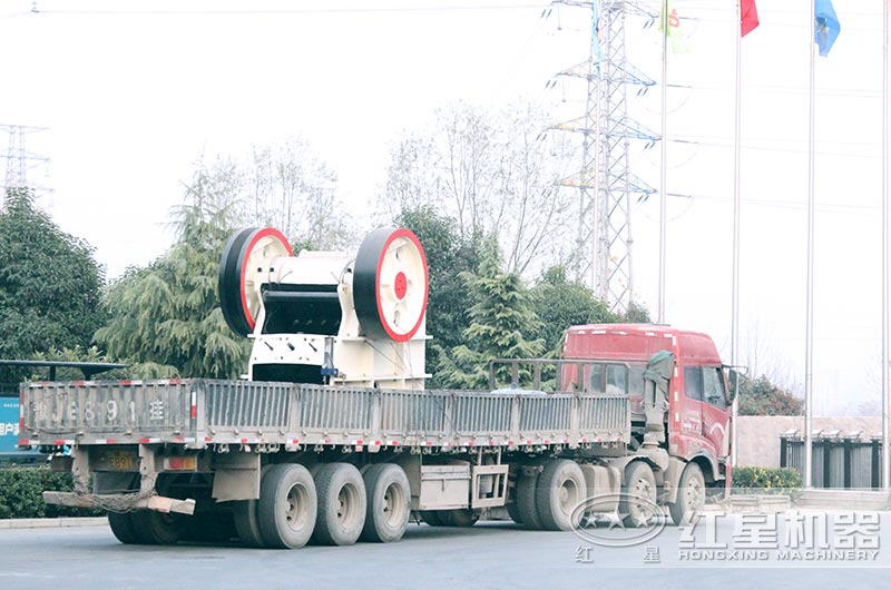 开云登陆入口颚式粉碎机发货现场