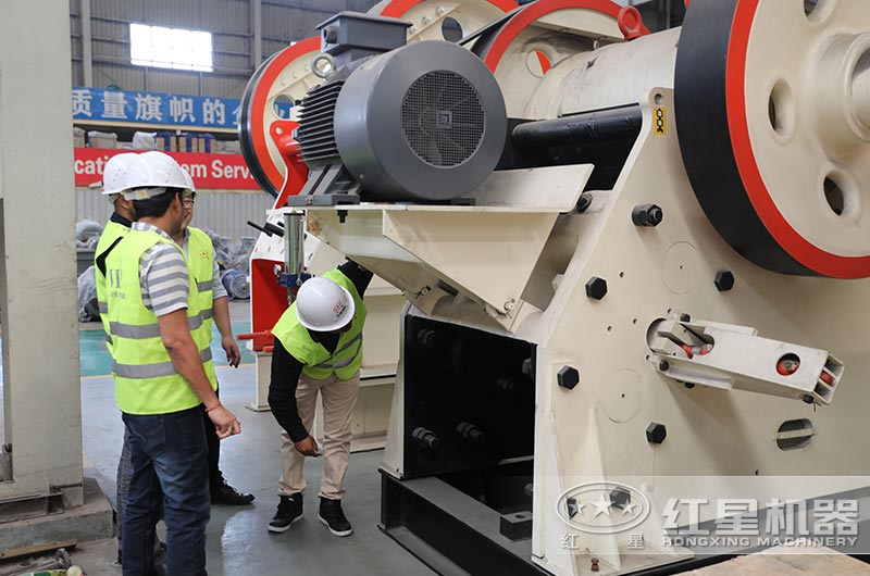 开云登陆入口客户到厂参观石料加工设备