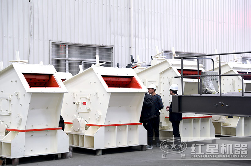 开云登陆入口客户到厂参观考察PF1214反击式破碎机