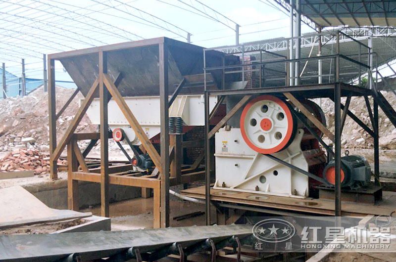 破碎现场的鄂破1215型号 破碎现场的鄂破1215型号