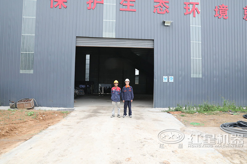 开云登陆入口技术员为客户安装机器现场